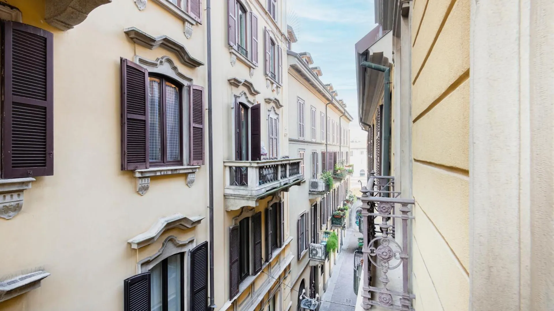 Amazing, New & Fully Furnished Studio In Duomo Milan Italy