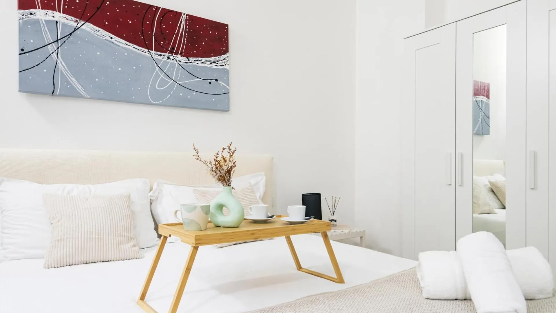 Amazing, New & Fully Furnished Studio In Duomo Milan Apartment