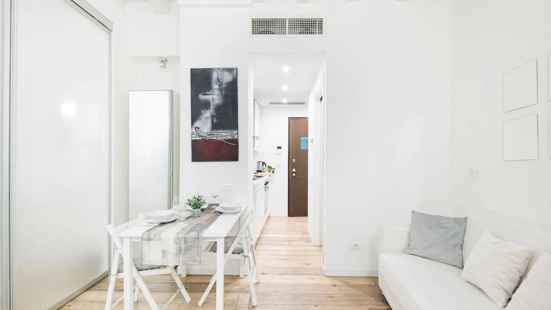 Apartment Amazing, New & Fully Furnished Studio In Duomo Milan