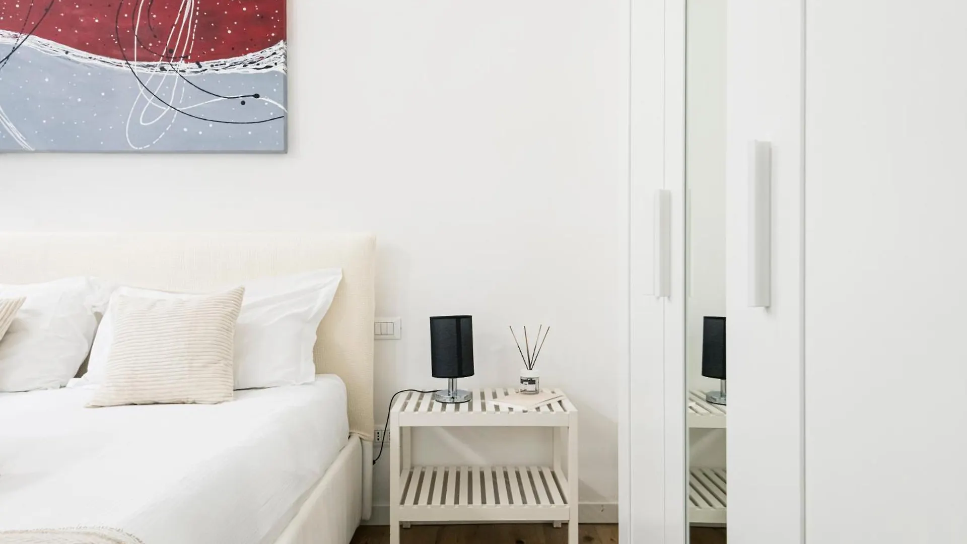 Amazing, New & Fully Furnished Studio In Duomo Milan