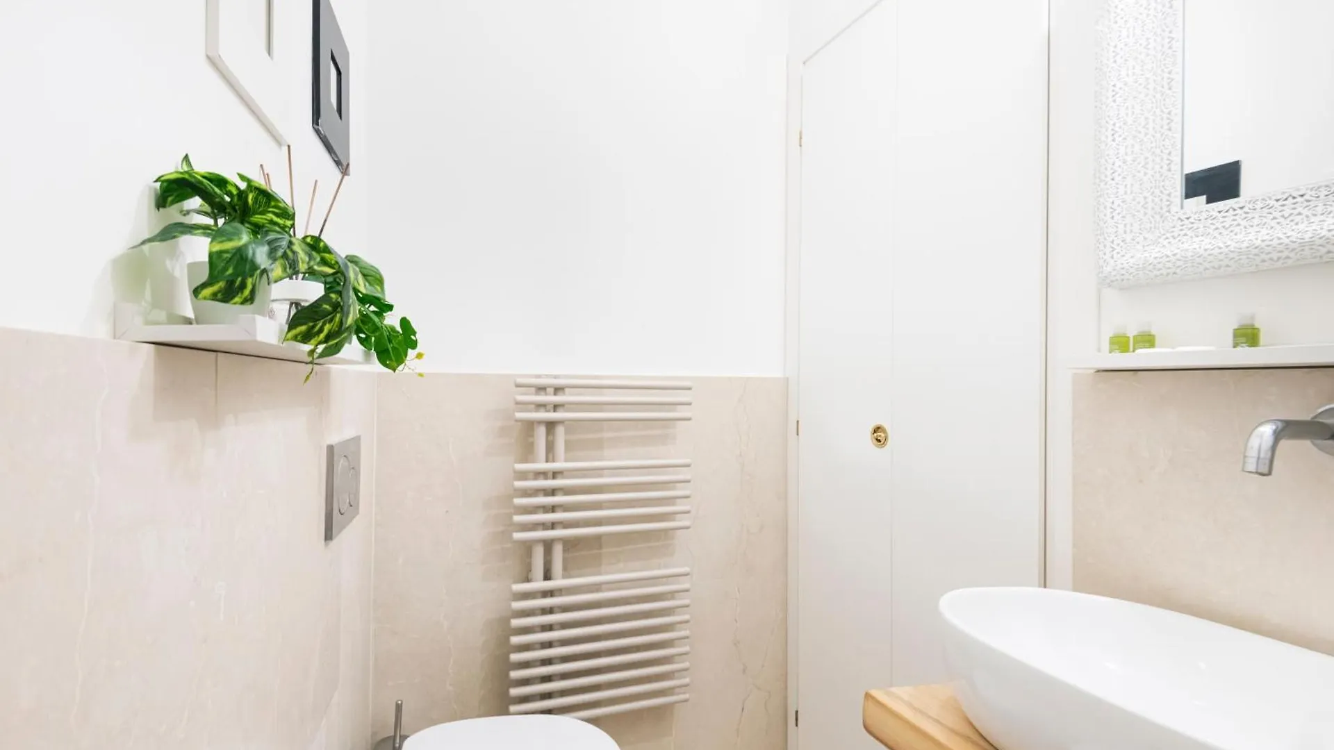 Amazing, New & Fully Furnished Studio In Duomo Milan Apartment